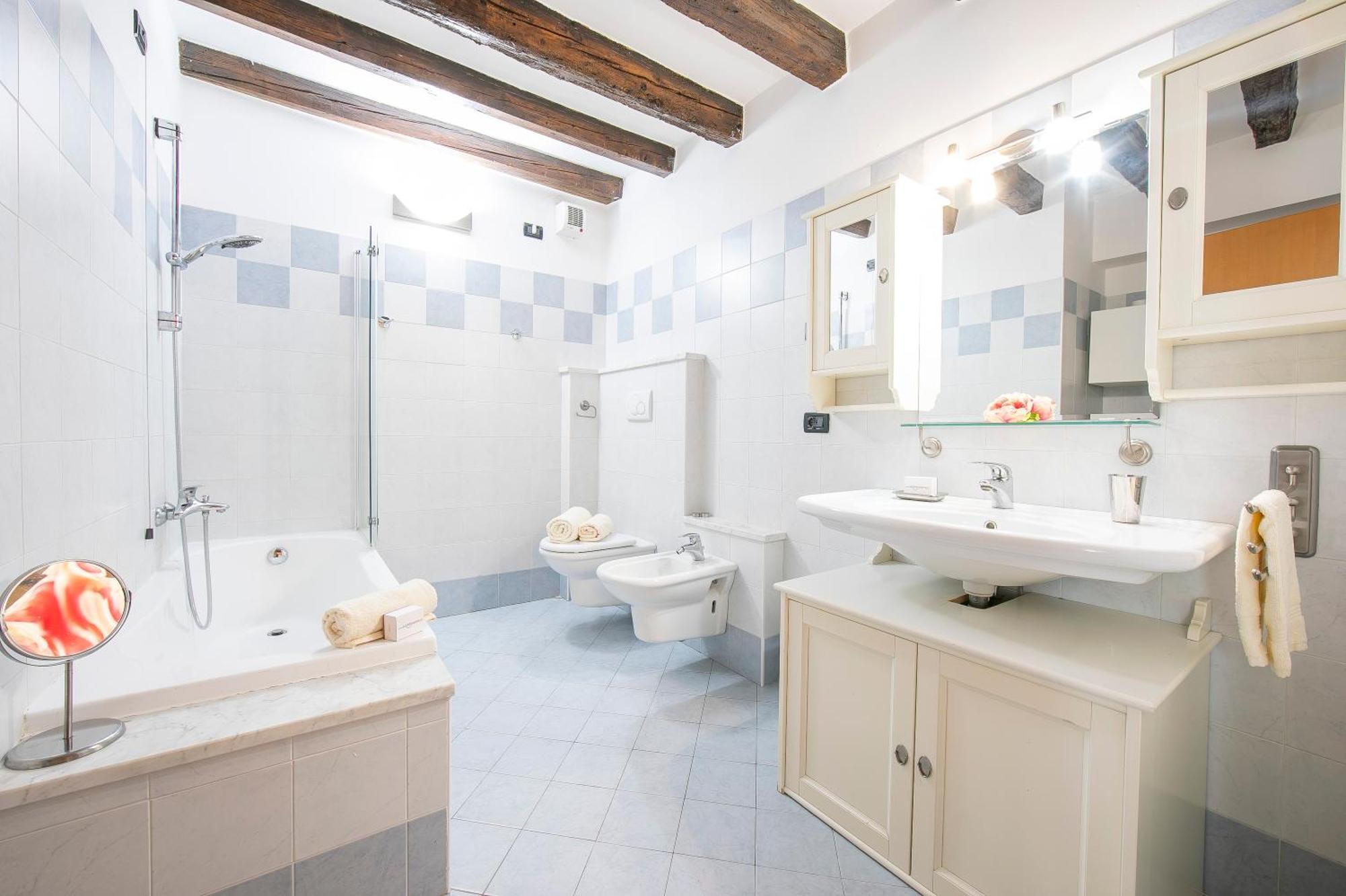 Casa Azzurra 150Mt From Lake - Happy Rentals Riva del Garda Luaran gambar